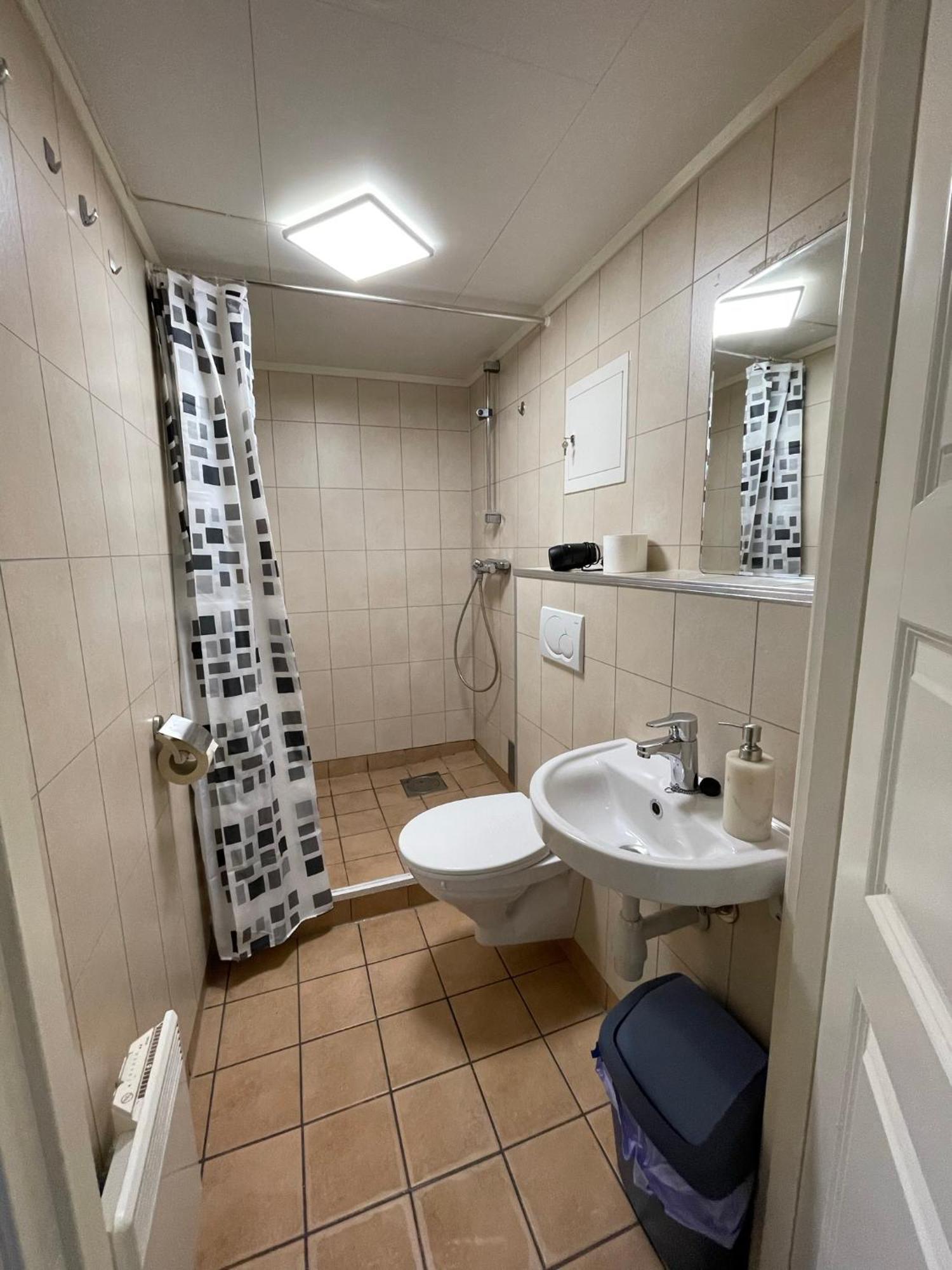 Bakkebo Trollstigen Apartment อองดาลส์เนส ภายนอก รูปภาพ