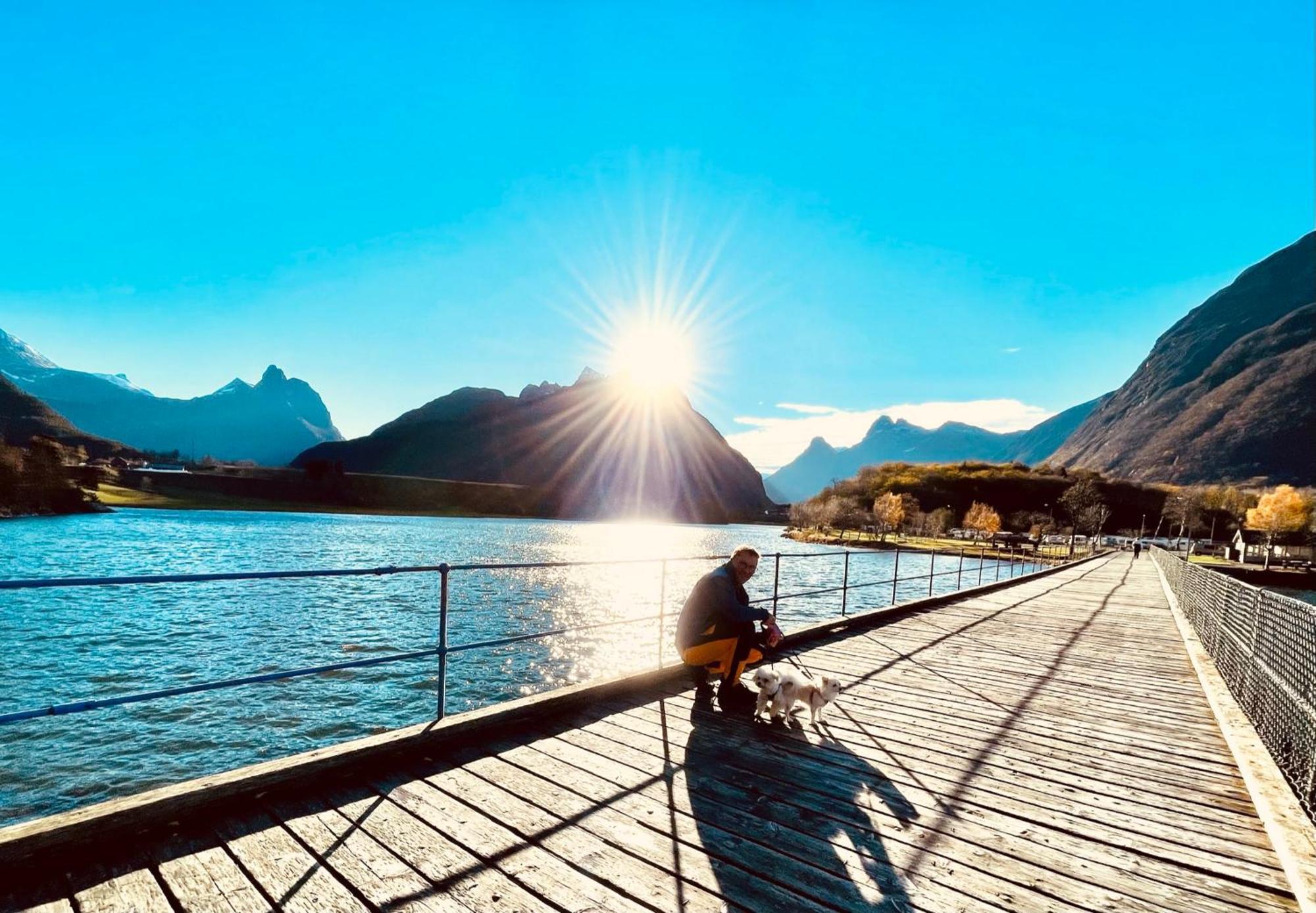 Bakkebo Trollstigen Apartment อองดาลส์เนส ภายนอก รูปภาพ